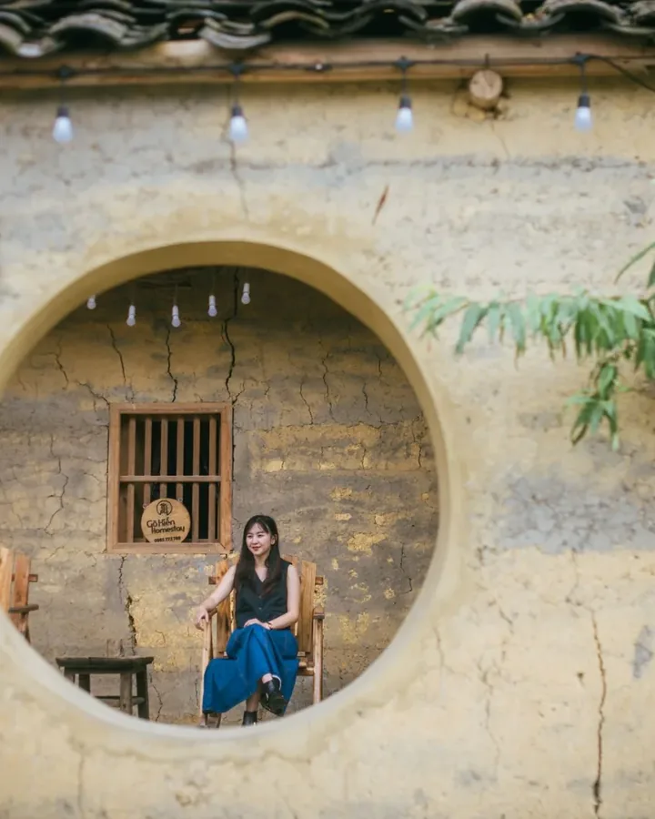 Sân và chỗ để xe